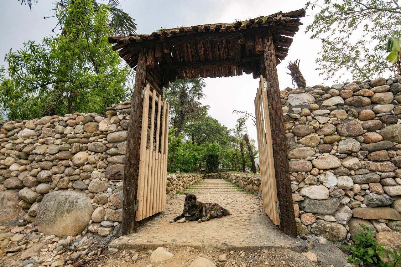 Tavan Riverside Ecolodge Sa Pa Exterior photo