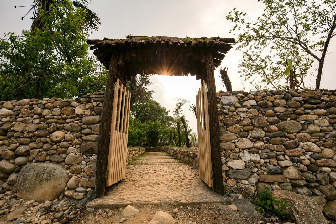 Tavan Riverside Ecolodge Sa Pa Exterior photo